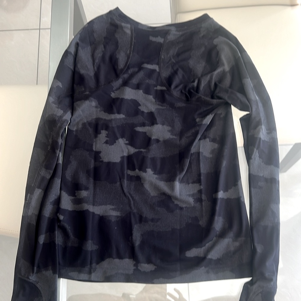 Athleta Momentum Seamless Camo Top - Picture 3 of 4